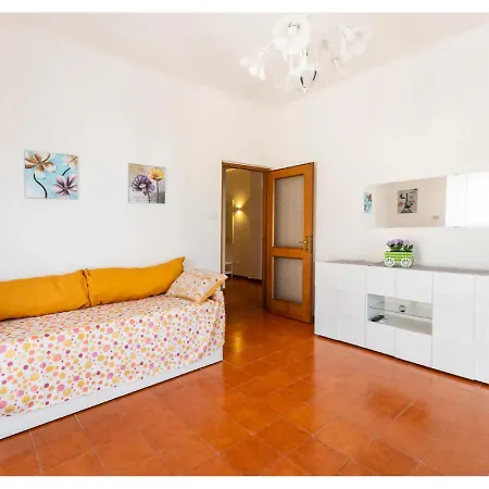 Tina's House - Bright And Near Metro C Apartamento *